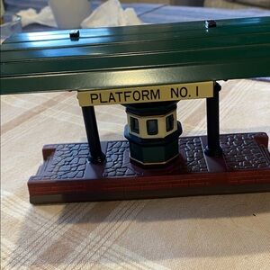 DEPARTMENT 56 HERITAGE VILLAGE Vintage (1989) Victorian Train Platform- LNC